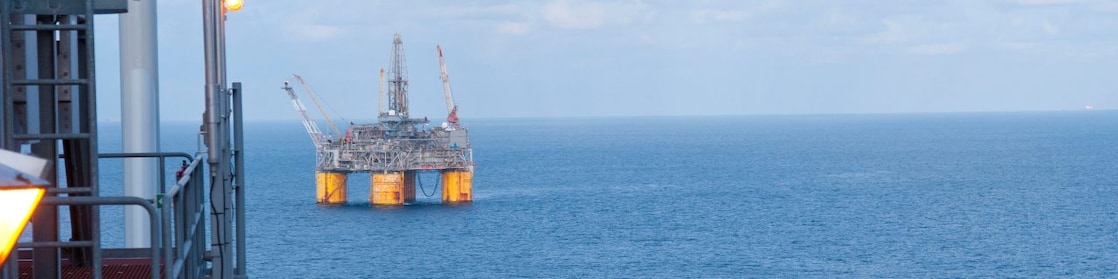 Офшорна глибоководна плавуча платформа в Мексиканській затоці