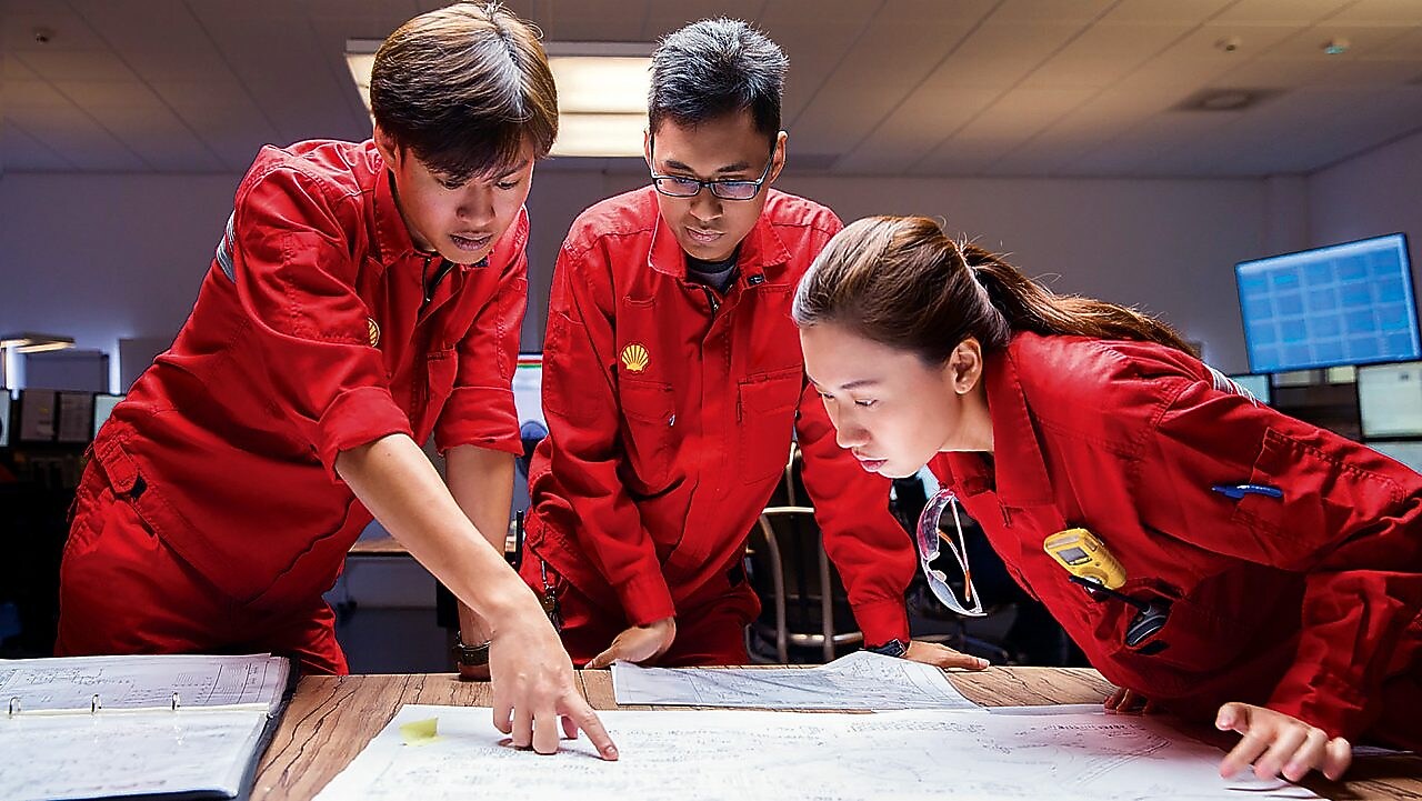 Нинішній чи колишній працівник, підрядник чи утриманець працівника Shell