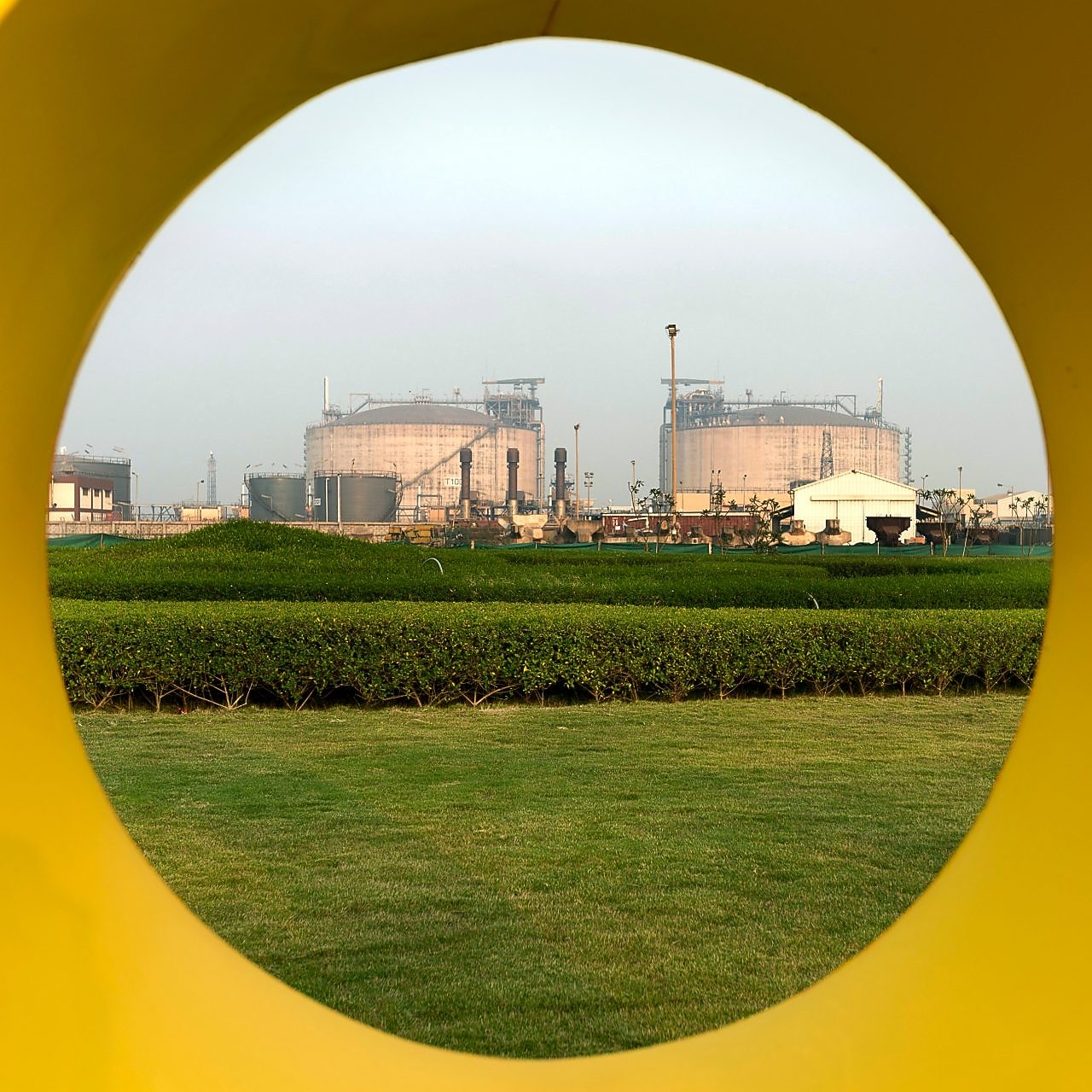 Фотопроект про Індію, Нідерланди, 2014 рік &mdash; резервуари із зрідженим природним газом, Хазіра