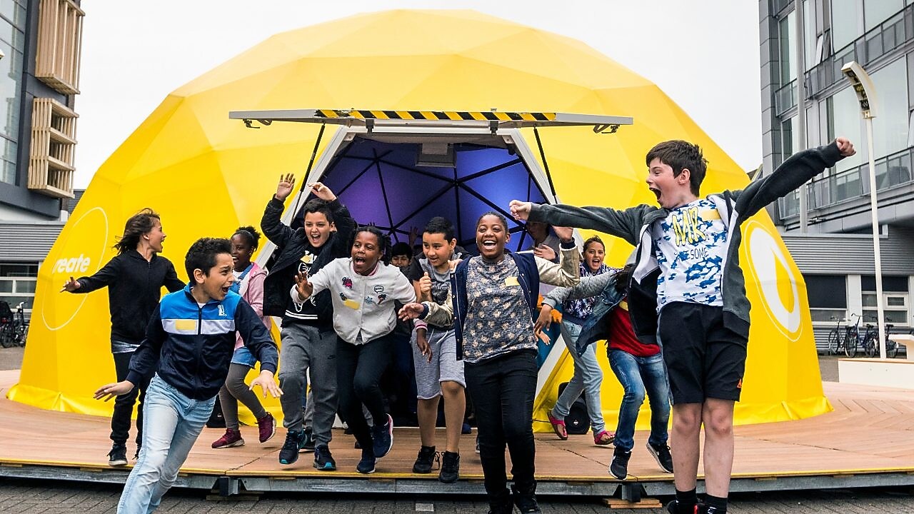 Дитячий садок в селі Донгліан для переселенців